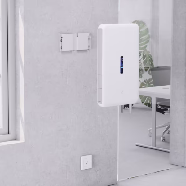 Ubiquiti UDW Dream Wall | 10G Cloud Gateway with WiFi 6 and PoE Switching - Image 4