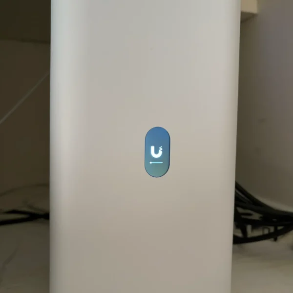Ubiquiti UNAS-2 – UniFi Network Attached Storage with Dual 3.5" Bays, 2.5GbE Connectivity, USB-C Expansion & PoE++ Power - Image 4